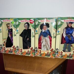 Bikin Vintage Snow White Fashion Dolls set of 4